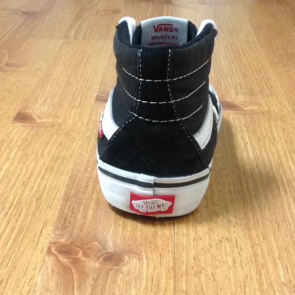 Vans - Picture 4 of 8